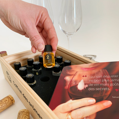 Personnalisation du coffret des Vins Les arômes du Vin